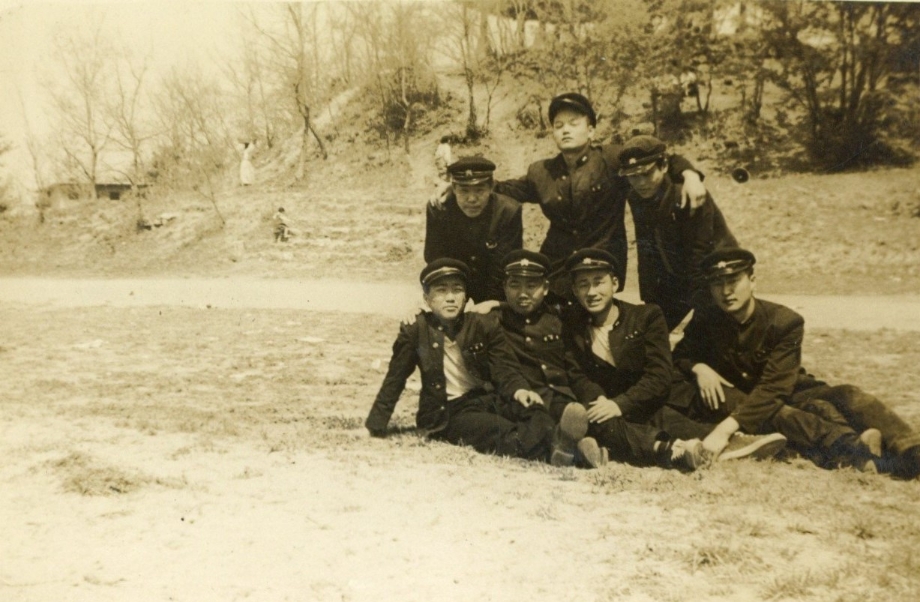 1964년 공산성에서 동무와 함께 이미지